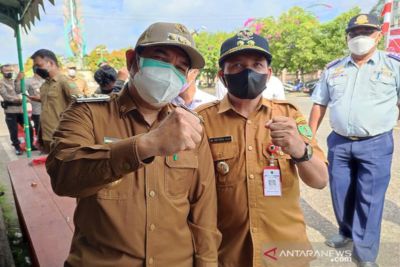 Bupati Barito Timur Ampera AY Mebas