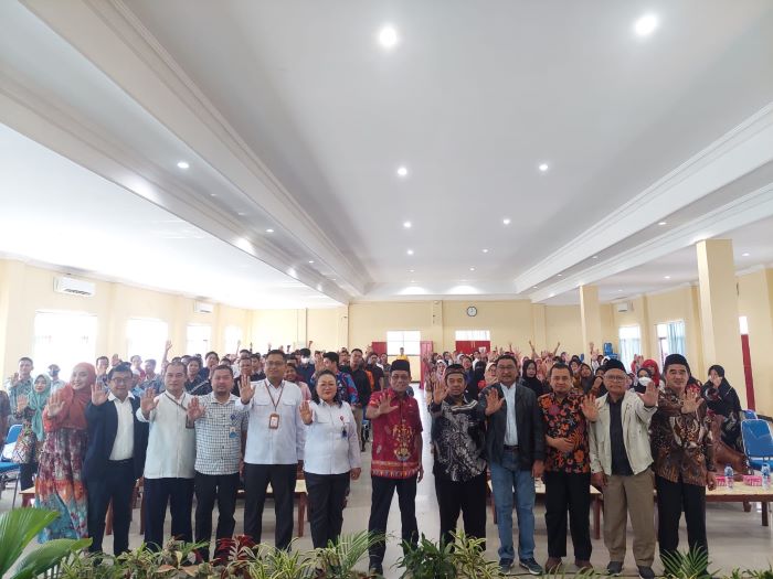 Foto bersama acara Sosialisasi dan komunikasi, informasi, dan edukasi (KEI) program Bangga Kencana yang berlangsung  di Aula STMIK Palangka Raya, Kota Palangka Raya, Provinsi Kalimantan Tengah, Minggu (20/8). (ist)