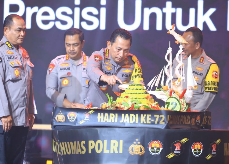 Kapolri Jenderal Polisi Drs. Listyo Sigit Prabowo menghadiri puncak Hari Jadi Ke-72 Humas Polri di  Gedung Tribrata, Jakarta Selatan. (Photo/ist)