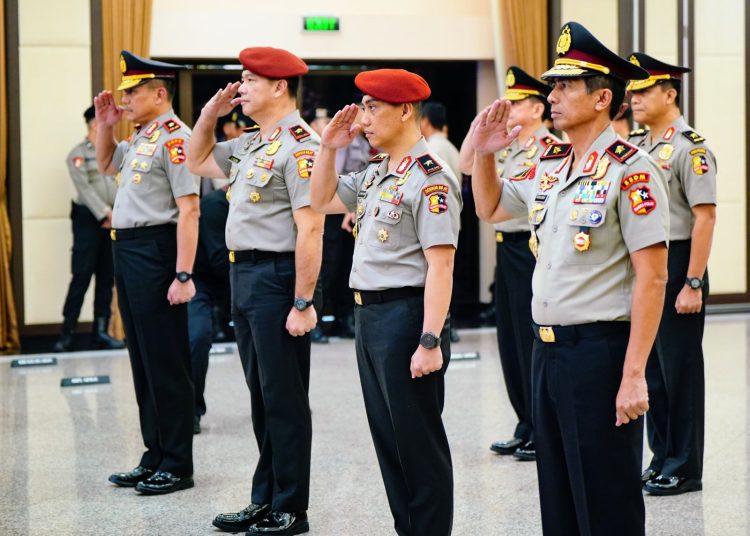 13 Perwira Tinggi (Pati) Polri yang menerima kenaikan pangkat. (Photo/ist)
